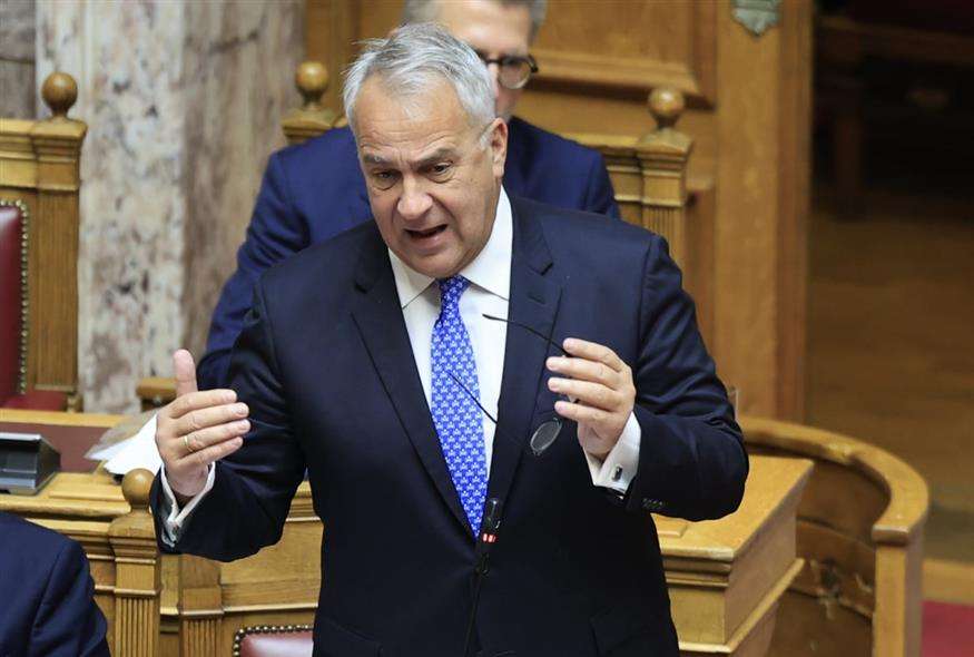 Νομοσχέδιο Βορίδη: Αυστηρότερες ποινές για “παράνομους” μετανάστες
