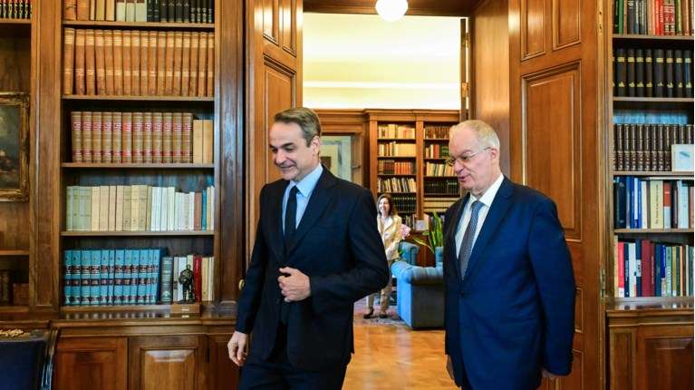 Συναντήσεις Μητσοτάκη με Τασούλα και ΔΥΠΑ