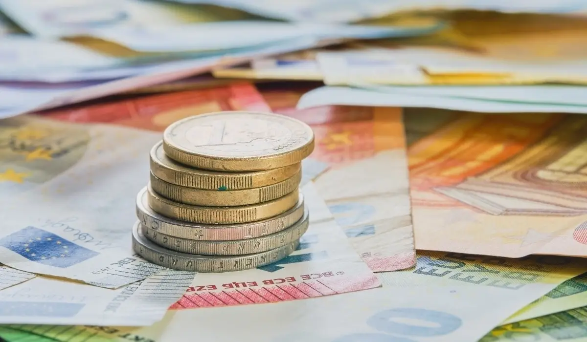 Η Ελλάδα Προσφεύγει στα Βρετανικά Δικαστήρια για τα Warrants του 2012 με Ρήτρα Ανάπτυξης