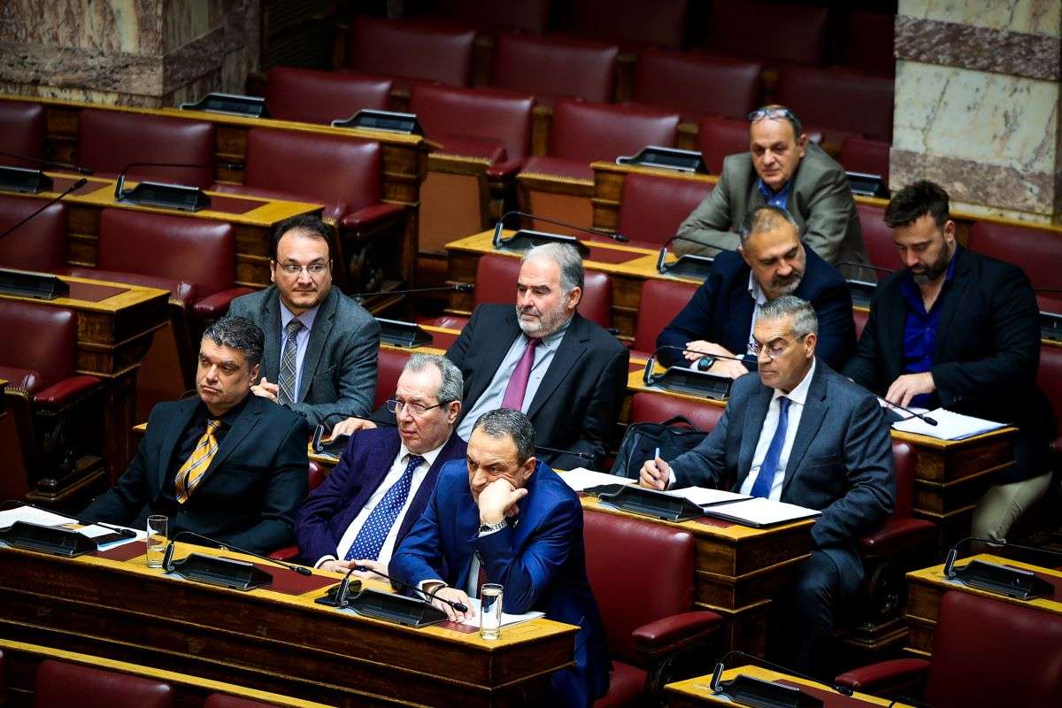 Εξαπάτηση των εκλογέων: Χάνουν την έδρα τους 3 βουλευτές