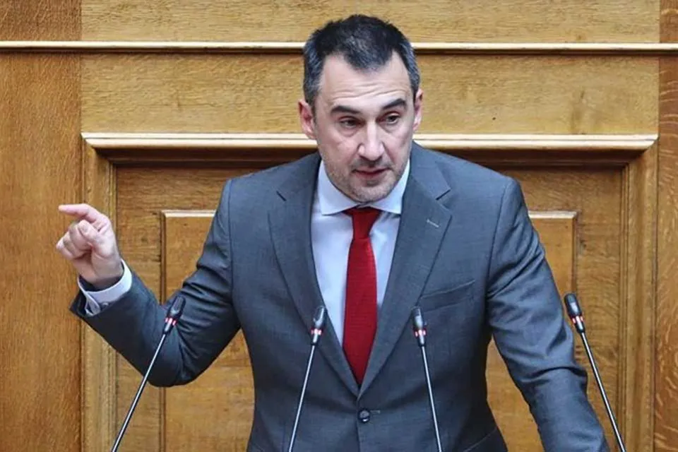 Χαρίτσης κατά ΝΔ: Υποκρισία η πρόταση για τον Καραμανλή