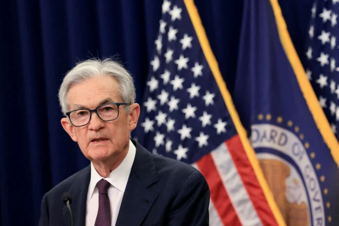 Η Fed διατηρεί αμετάβλητα τα επιτόκια: Νέα επίθεση Τραμπ