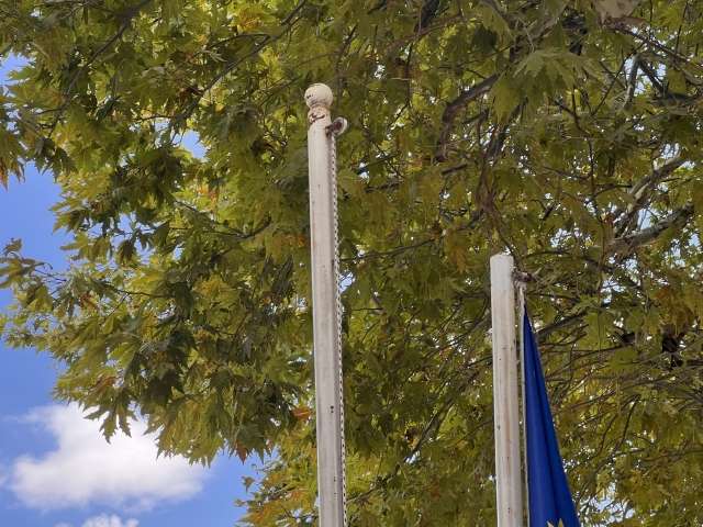 Κομοτηνή: Συνελήφθη αλλοδαπός που κατέβασε και έκαψε την ελληνική σημαία