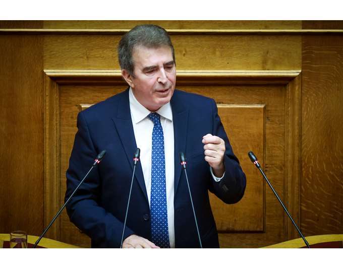 Χρυσοχοΐδης: Aστυνομικοί θα εγκατασταθούν μέσα σε καταυλισμούς Ρομά