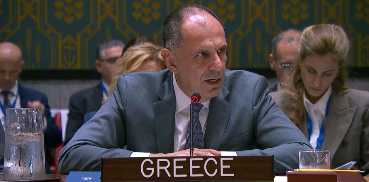 Γεραπετρίτης: «Οι όμηροι συνεχίζουν να υποφέρουν από τη Χαμάς»