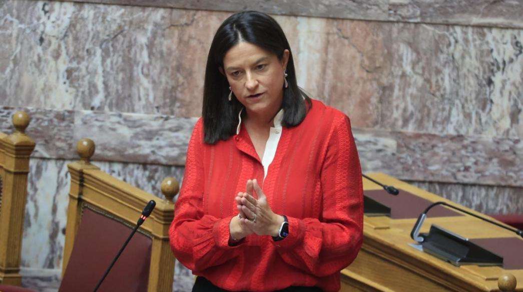 Κεραμέως: «Η εργασία έως 13 ώρες ισχύει και σήμερα»