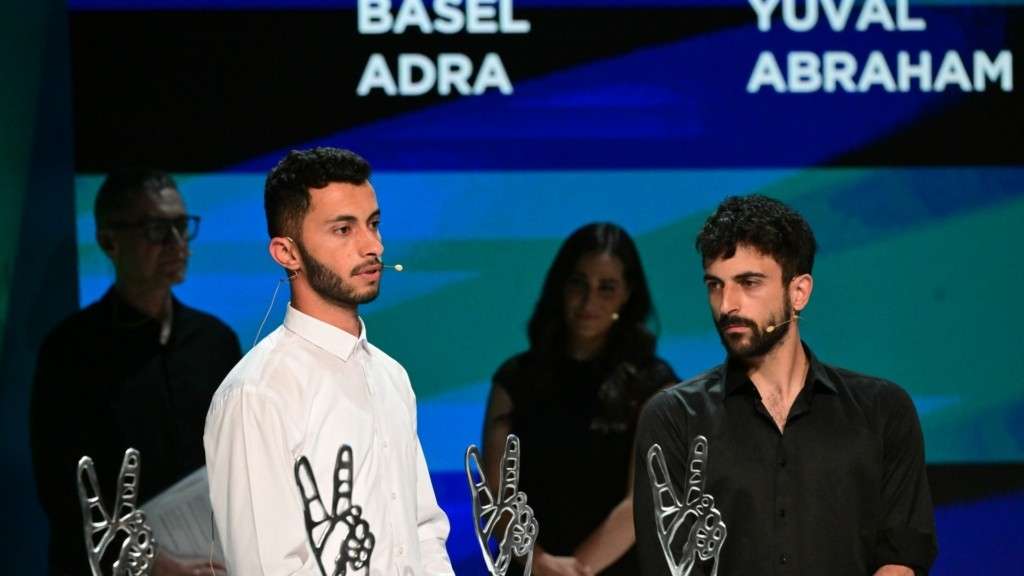 Επίθεση του Ισραηλινού στρατού σε βραβευμένο σκηνοθέτη – Καταγγελία Τσίπρα