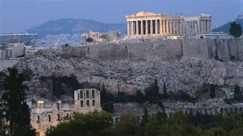 Συνελήφθη γυναίκα για εγκατάλειψη βρέφους στην Ακρόπολη