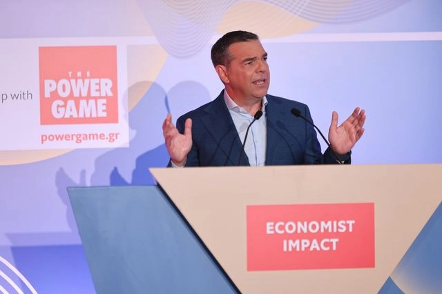Τσίπρας στον Economist: «Χρειαζόμαστε μια νέα εθνική πυξίδα»