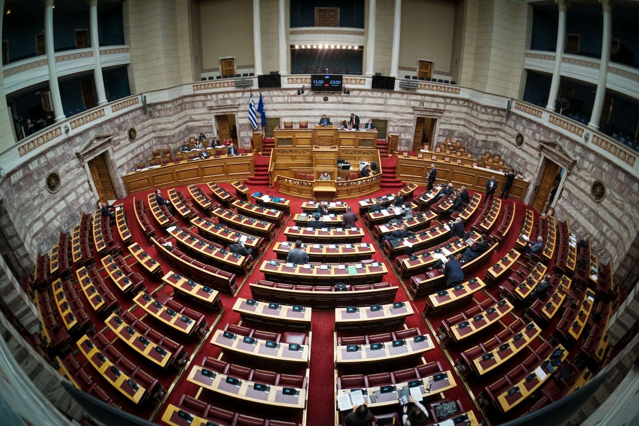 Σφοδρή αντιπαράθεση στη Βουλή για τη γραμμή απέναντι στην Τουρκία