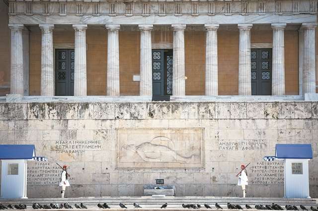 Άγνωστος Στρατιώτης: η κυβέρνηση λέει «όχι» στις διαμαρτυρίες