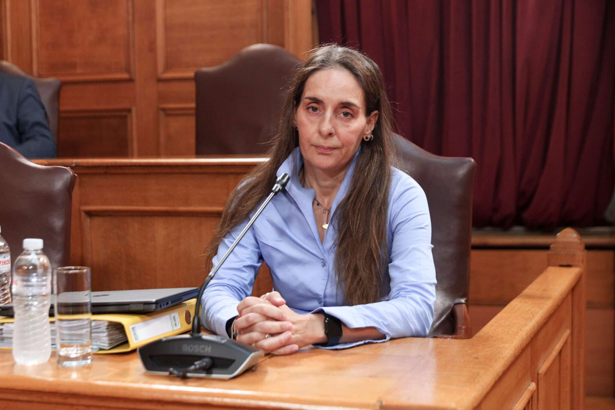 Τυχεροπούλου: Καταγγελίες για απειλές από τον “Φραπέ”