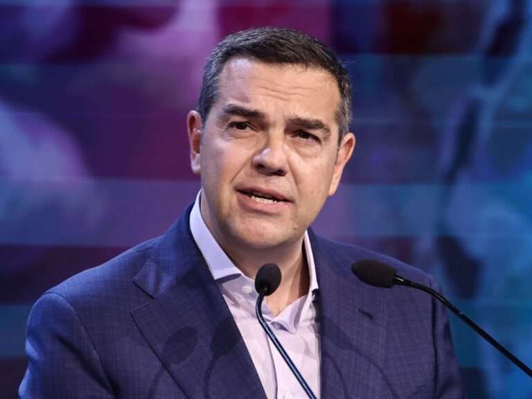 Δείτε το εξώφυλλο του βιβλίου του Τσίπρα με τίτλο «Ιθάκη»