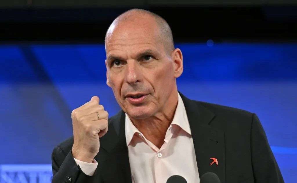 Βαρουφάκης: «Χειρότερο από την έξοδο από το ευρώ είναι η ερημοποίηση μέσα σε αυτό»