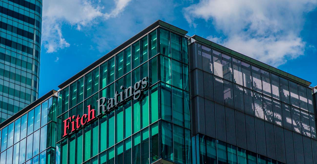 Fitch: Νέα αναβάθμιση της ελληνικής οικονομίας