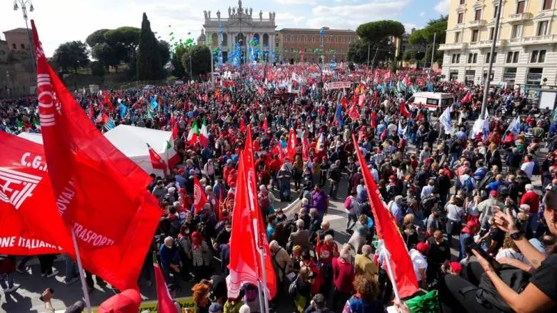 Ιταλία: Σε απεργιακό κλοιό – Γενική απεργία σε ΜΜΕ, σχολεία, νοσοκομεία