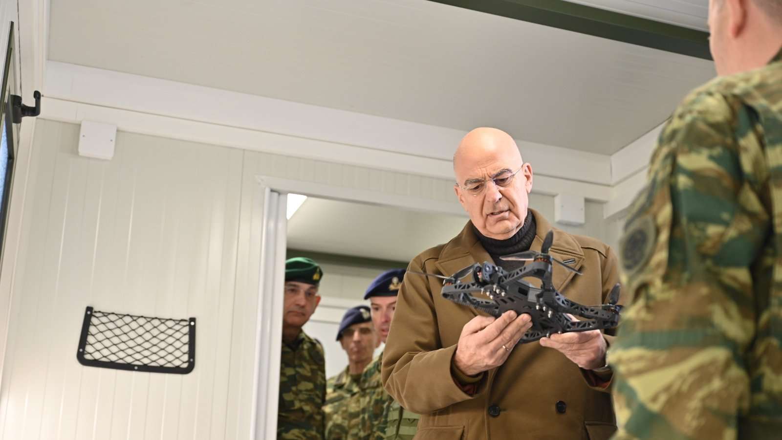 Δένδιας: Σε μονάδα παραγωγής drones στη Ξάνθη για παραμονή Χριστουγέννων