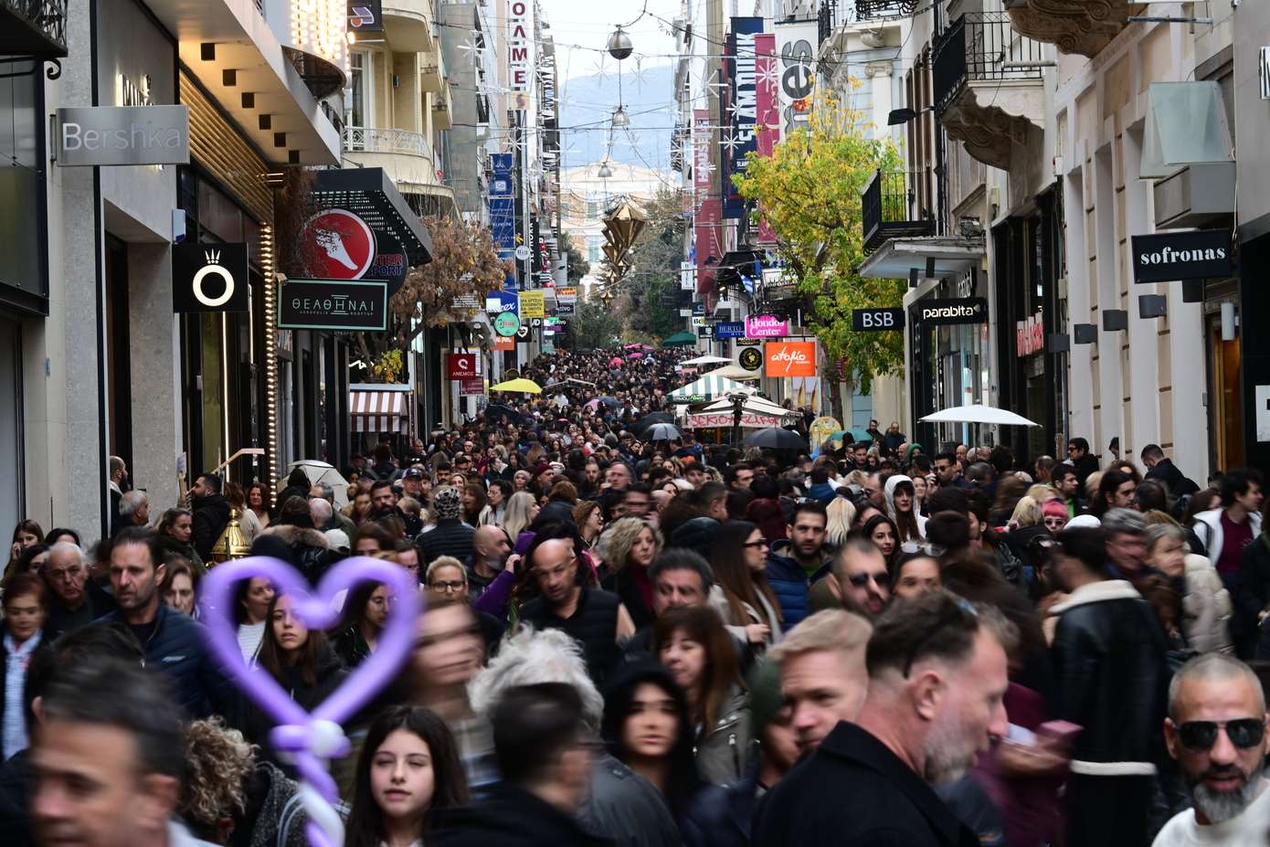 Αναλυτικά το εορταστικό ωράριο των καταστημάτων