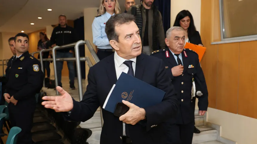 Χρυσοχοΐδης:«Πιστεύω ότι πραγματοποιούνται μια σειρά από παράνομες πράξεις από τους αγρότες».