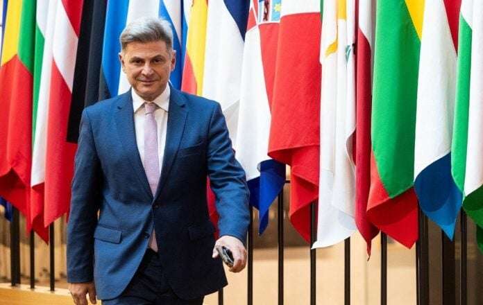 Φαραντούρης: Διοργανώνει εκδήλωση στο ευρωκοινοβούλιο με ομιλήτρια την Καρυστιανού