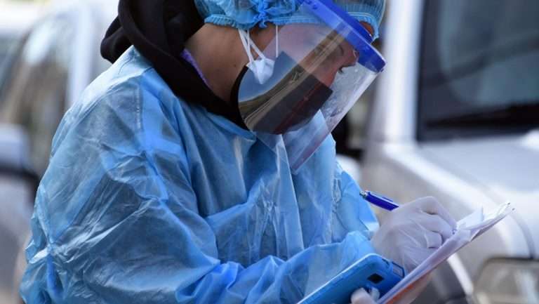 Υπερδιπλασιασμός εισαγωγών για γρίπη στα νοσοκομεία – Ισχυρή σύσταση του ΕΟΔΥ για άμεσο εμβολιασμό