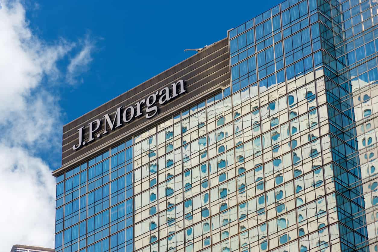 JP Morgan: Τα ελληνικά ομόλογα έχουν «ωριμάσει» επενδυτικά