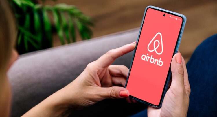 Airbnb: Πιο αυστηρό πλαίσιο για βραχυχρόνιες μισθώσεις