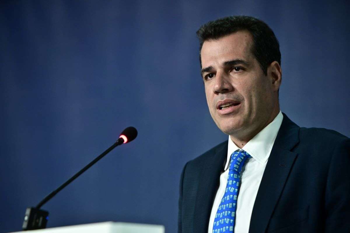 Πλεύρης: Fake news η νομιμοποίηση 90.000 μεταναστών