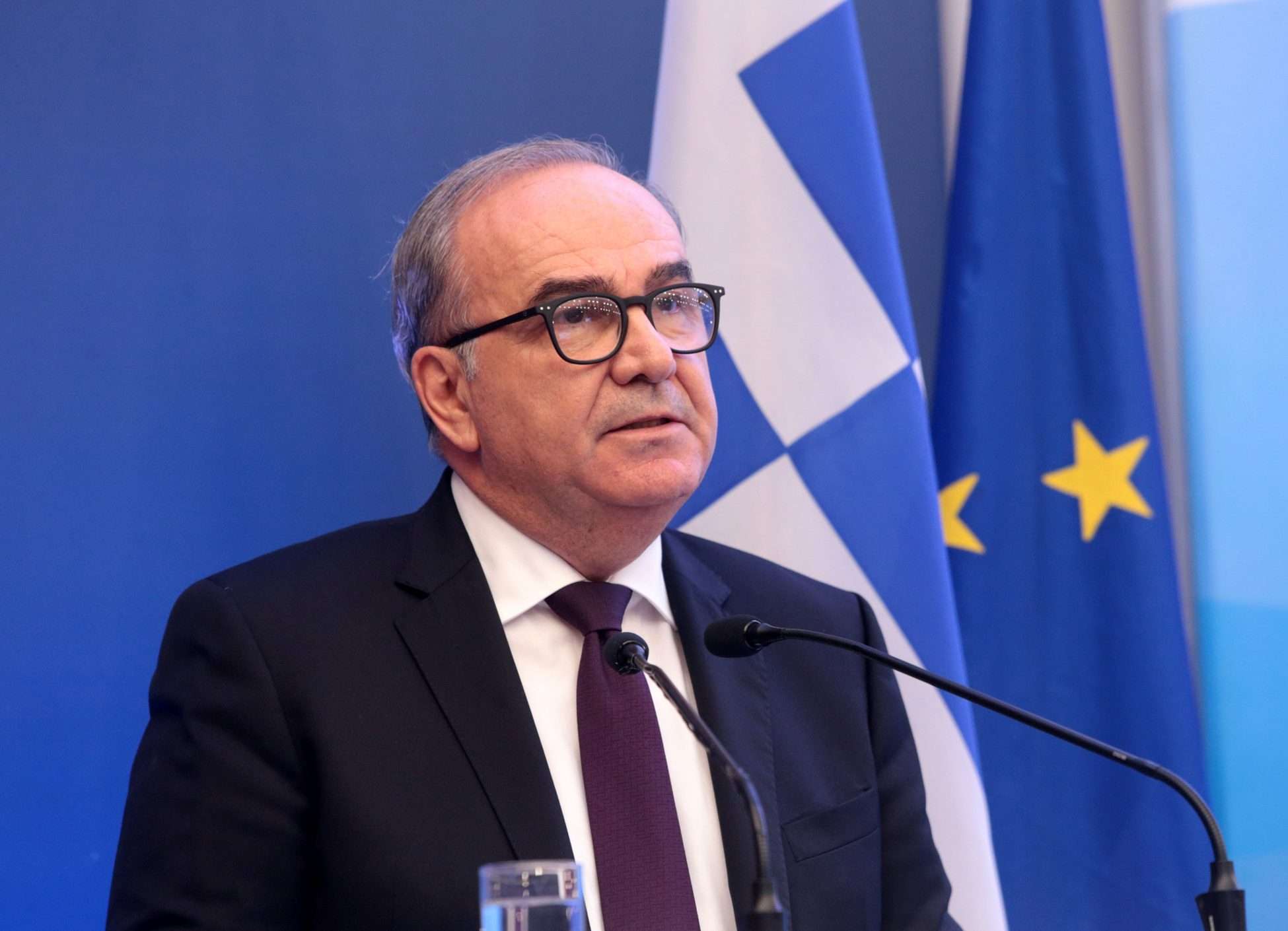 Παπαθανάσης: Νέα προγράμματα για μικρομεσαίες επιχειρήσεις