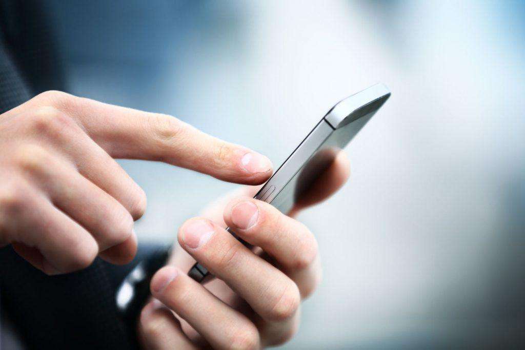 Επίδομα smartphone: Ποιοι το δικαιούνται