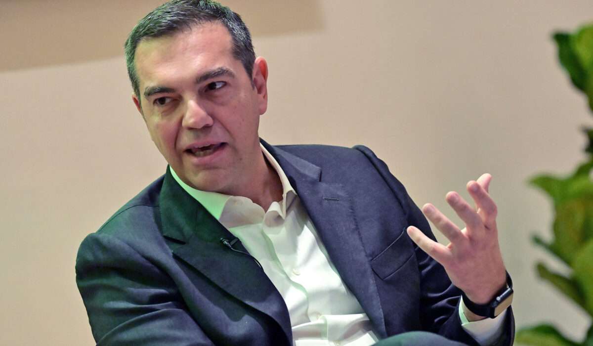 Τσίπρας: «Πρέπει να αντισταθούμε και να φέρουμε ελπίδα ενάντια στον φόβο»