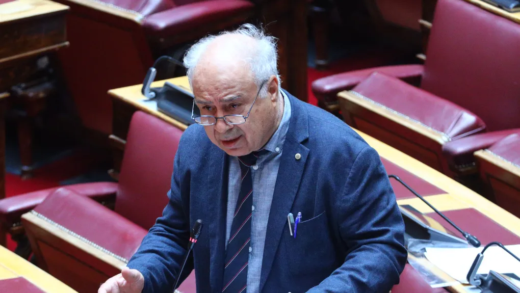 Παρασκευαΐδης: Κρατάει την έδρα μετά τη διαγραφή του από το ΠΑΣΟΚ