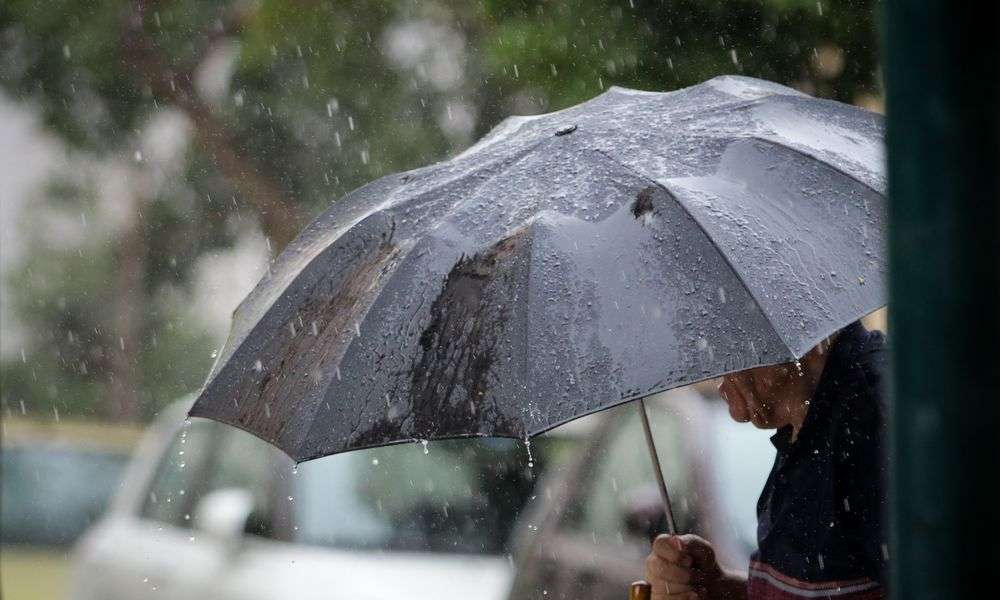 Καιρός Σαββατοκύριακου: Βροχές, σκόνη και άνεμοι