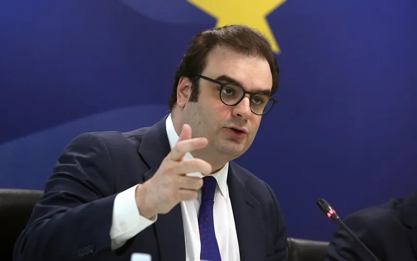 Σειρά επαφών Πιερρακάκη σε Βρυξέλλες και Λουξεμβούργο ενόψει Euro Summit