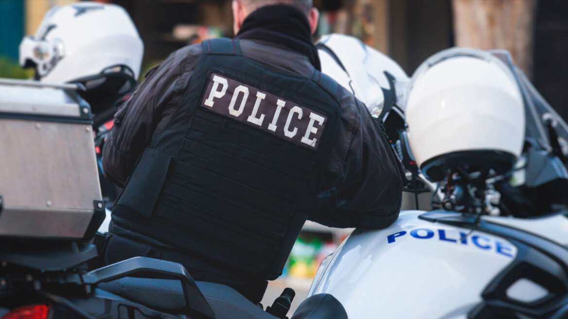 Ιωάννινα: Αστυνομικός αυτοπυροβολήθηκε μέσα στο γραφείο του