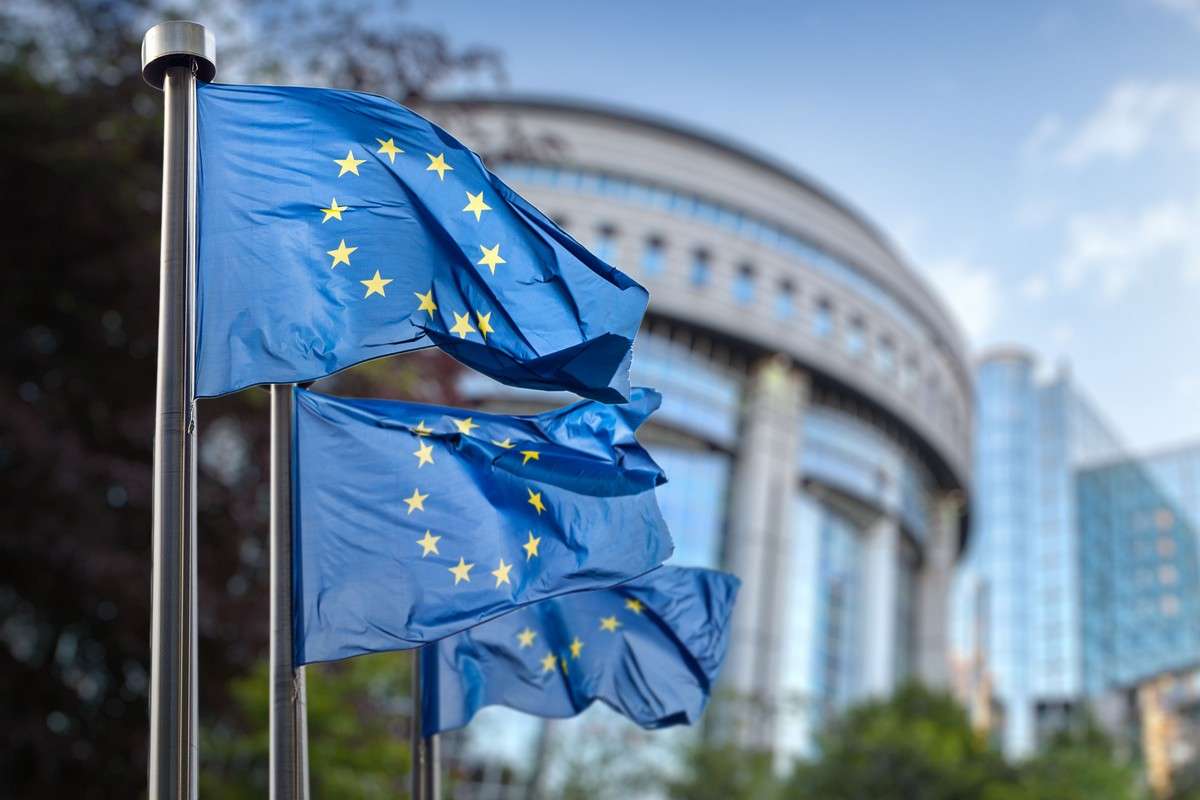 Εμπορική ένταση ΕΕ–ΗΠΑ με φόντο τους δασμούς στα οχήματα