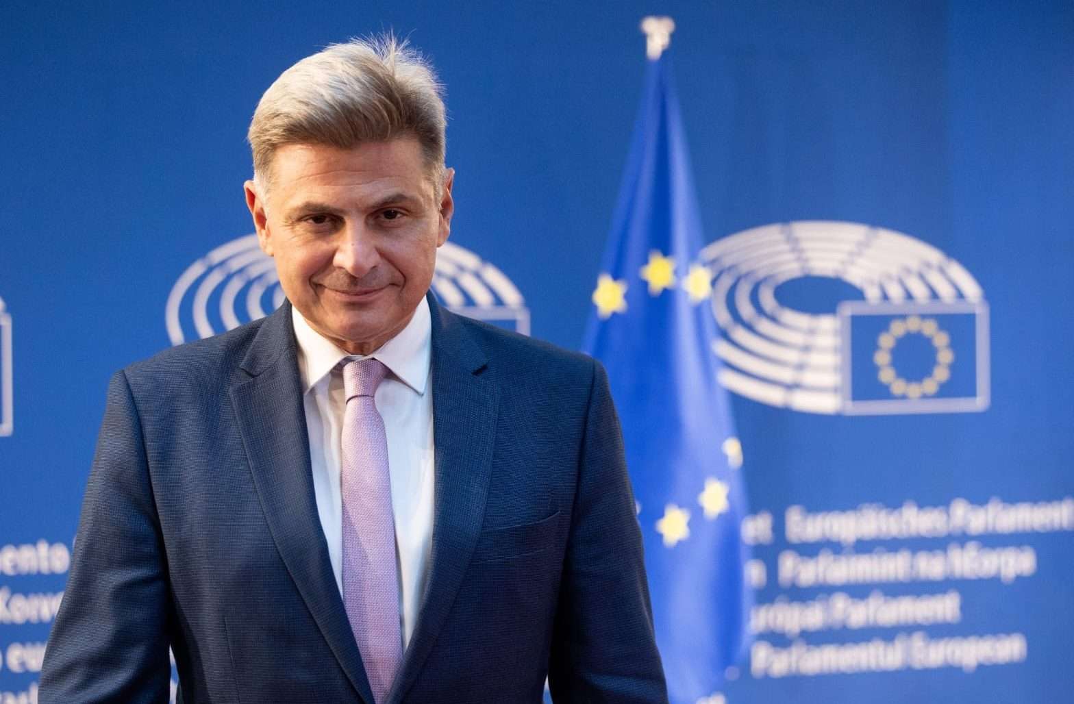 Φαραντούρης προς Λαγκάρντ: Να μην αυξηθούν τα επιτόκια λόγω του Ιράν