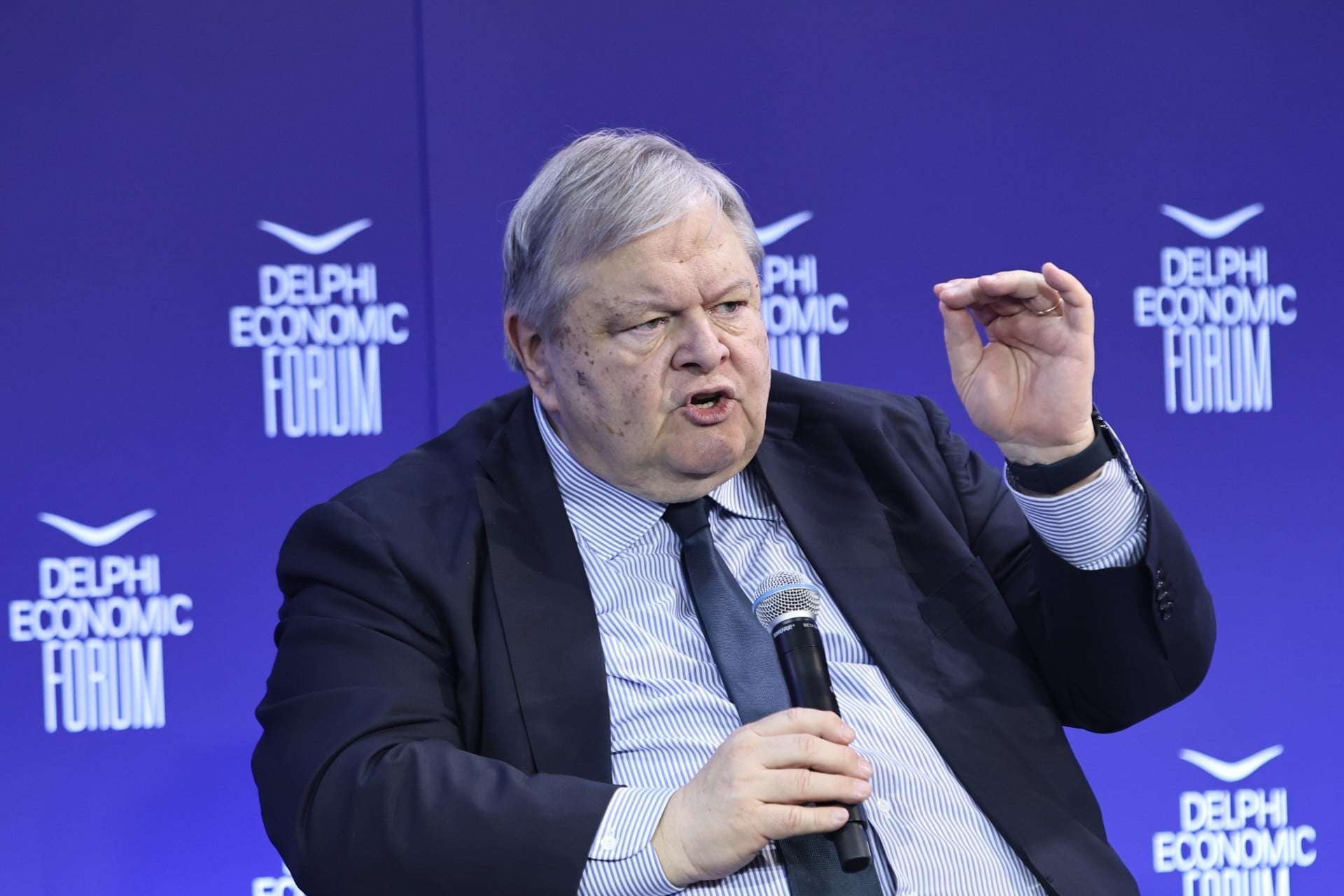 Βενιζέλος: «Η χώρα πάει όπου φυσάει ο άνεμος»