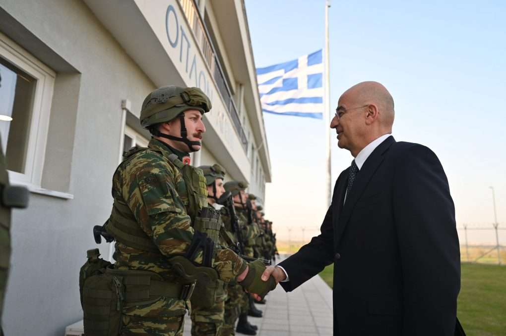 Επίσκεψη Δένδια στο φυλάκιο «126» στον Έβρο για Πάσχα