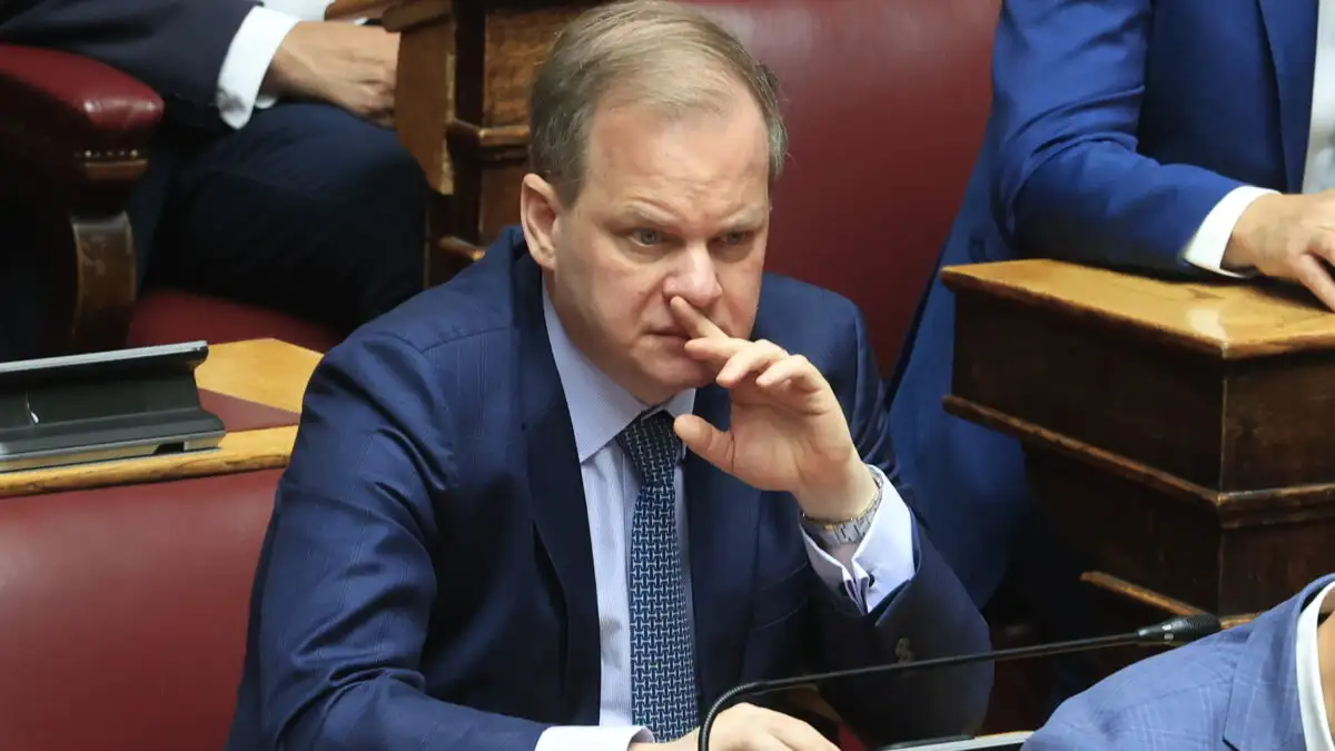 Καραμανλής: «Θέτω τον εαυτό μου στη διάθεση των αρμοδίων αρχών»