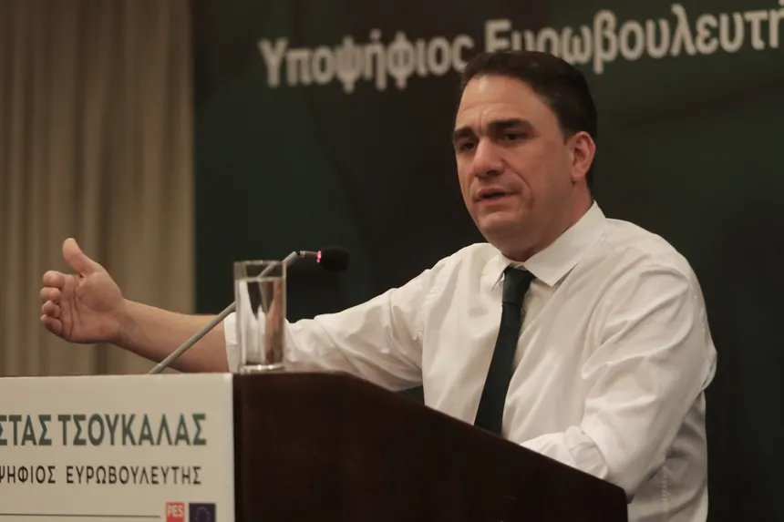 Κώστας Τσουκαλάς: «Η κυβέρνηση αποφεύγει τον διάλογο για τη μείωση του χρόνου εργασίας»