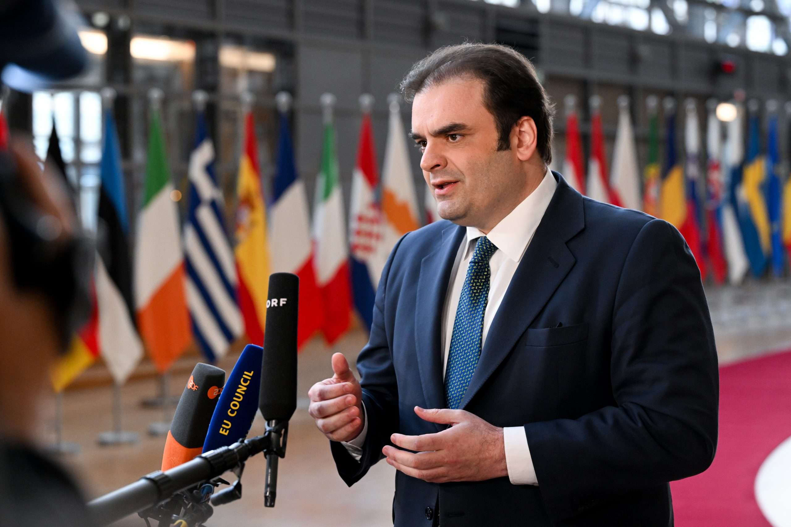 Πιερρακάκης: Πλεόνασμα πάνω από τον στόχο – Ανοιχτό παράθυρο για μέτρα στήριξης