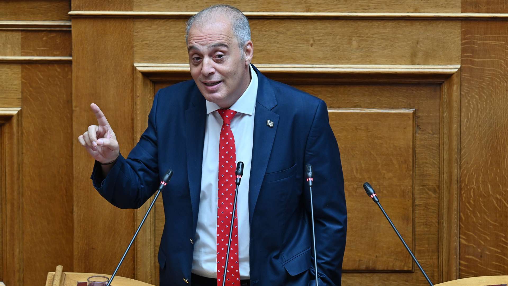 Βελόπουλος κατά κυβέρνησης: «Μαφιόζοι, τραμπούκοι και συμμορία»