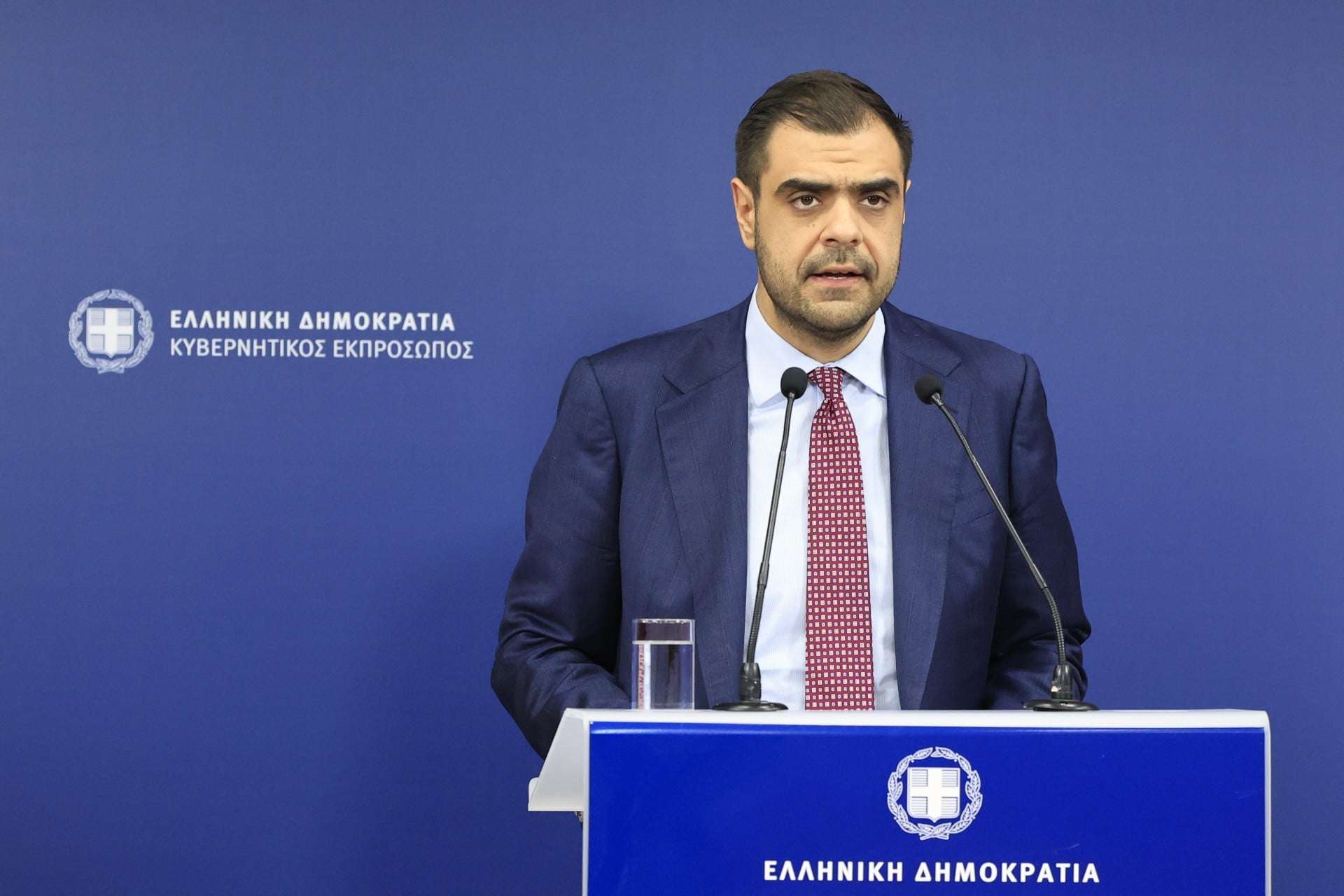Μαρινάκης για Τσίπρα: «Προσπαθεί να ξαναγράψει την ιστορία»